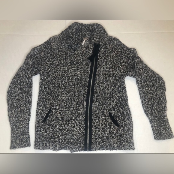 Free People Sweaters - Free People Black & Gray Asymmetrical Zip Cardigan Sweater Jacket Womens Size M